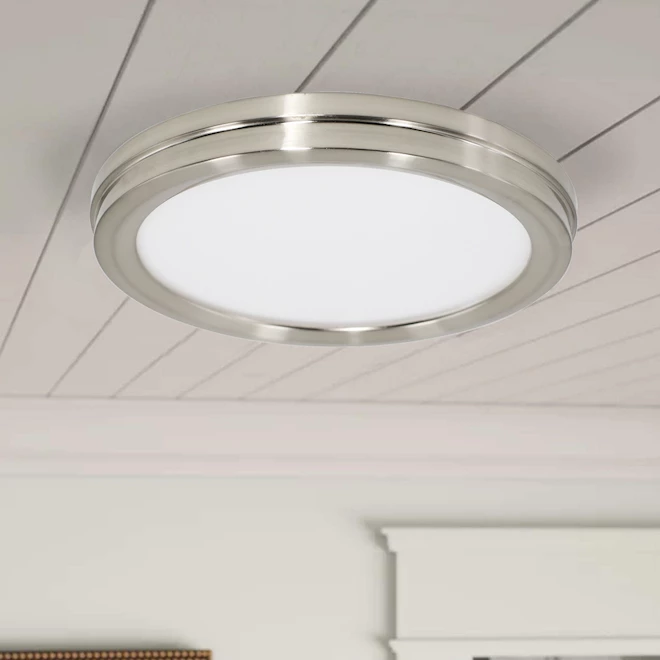 Plafonnier Allen + Roth, métal et plastique, nickel brossé, 14 po x 14 po, paquet de 2 2 Plafonnier Allen + Roth, métal et plastique, nickel brossé, 14 po x 14 po, paquet de 2 – Image 2