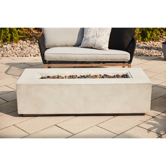 Foyer extérieur au gaz Allen + Roth rectangulaire en béton 3 Foyer extérieur au gaz Allen + Roth rectangulaire en béton – Image 3