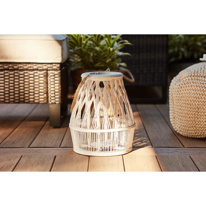 Lanterne solaire Allen + Roth en bambou de 13,4 po x 11,4 po 2 Lanterne solaire Allen + Roth en bambou de 13,4 po x 11,4 po – Image 2