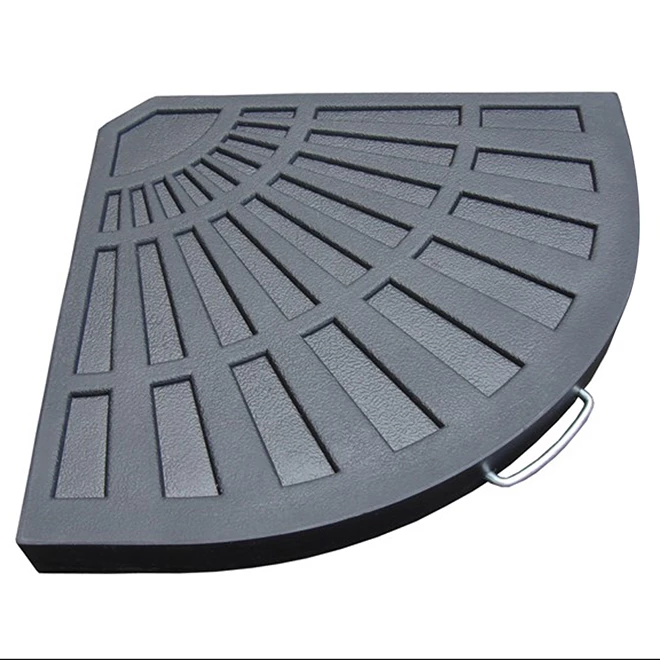 Poids pour base de parasol décalée en résine et béton Allen + Roth de 18 1/2 po 1 Poids pour base de parasol décalée en résine et béton Allen + Roth de 18 1/2 po