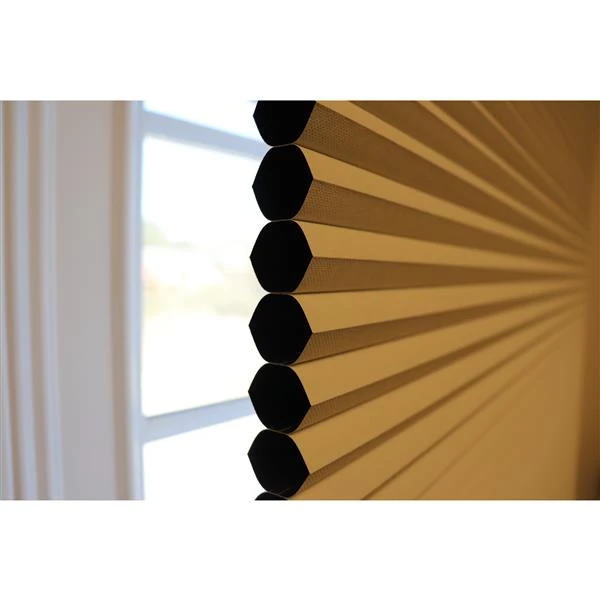 ALLEN + ROTH Store coupe-lumière, 67" x 64", polyester, lin/blanc 2 ALLEN + ROTH Store coupe-lumière, 67" x 64", polyester, lin/blanc – Image 2