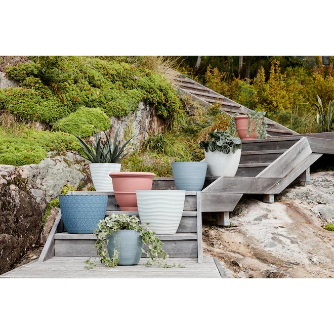 Jardinière bleue Allen + Roth de 15,2 po L x 12 po H en résine (1/pqt) 5 Jardinière bleue Allen + Roth de 15,2 po L x 12 po H en résine (1/pqt) – Image 5