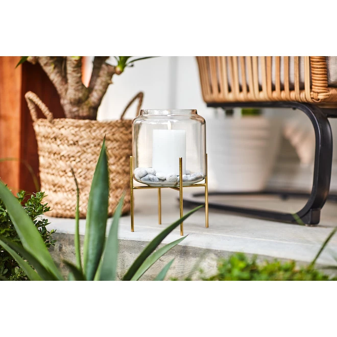 Lanterne décorative d'extérieur Allen + Roth de 6,5 po x 10,5 po en verre clair et métal doré avec bougie 3 Lanterne décorative d'extérieur Allen + Roth de 6,5 po x 10,5 po en verre clair et métal doré avec bougie – Image 3