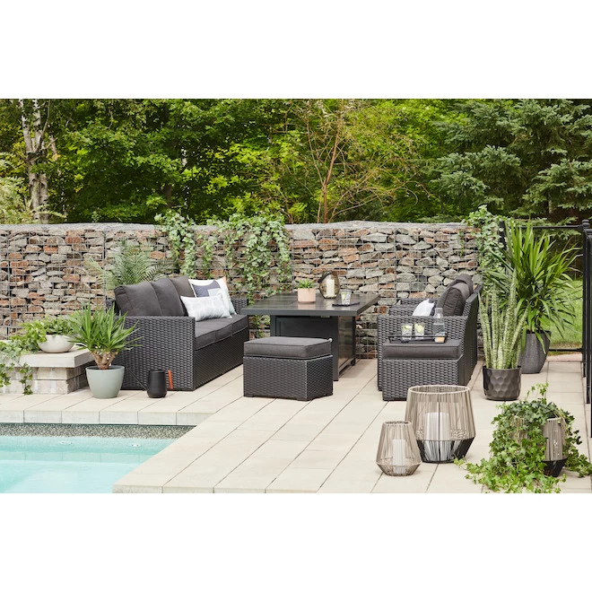 Lanterne décorative d'extérieur en verre transparent avec poignée en cuir et bougie Allen + Roth de 8,25 po x 10 po 3 Lanterne décorative d'extérieur en verre transparent avec poignée en cuir et bougie Allen + Roth de 8,25 po x 10 po – Image 3